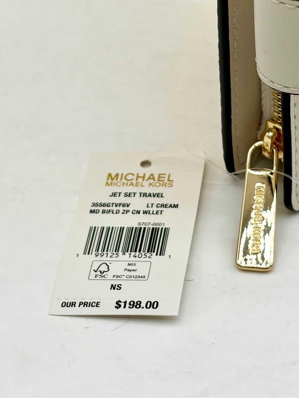 MICHAEL KORS Jet Set Travel Medium Logo Debossed Bifold Wallet - Picture 9 of 9